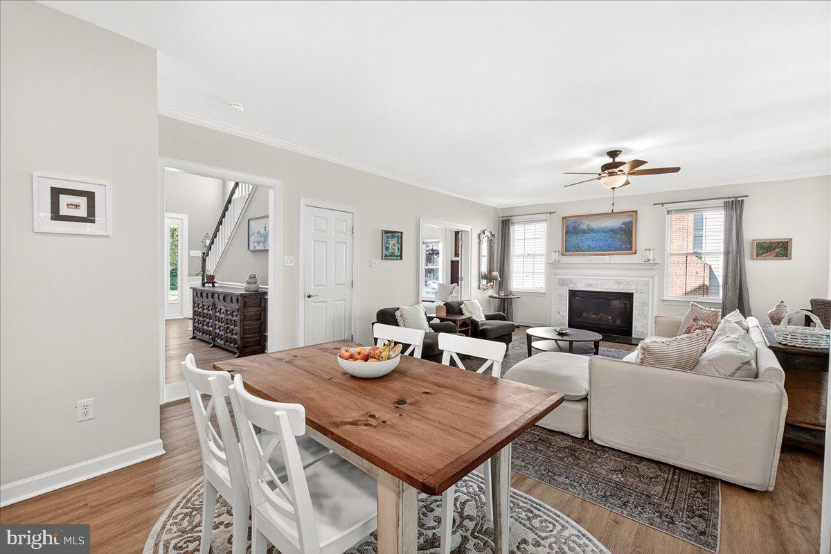 WINDSOR KNOLLS - Residential