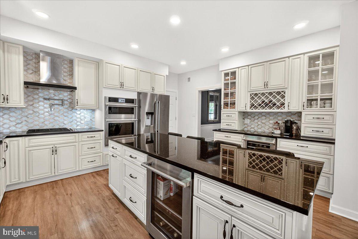 WINDSOR KNOLLS - Residential