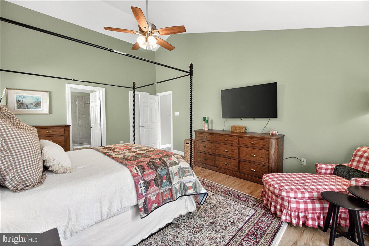 WINDSOR KNOLLS - Residential