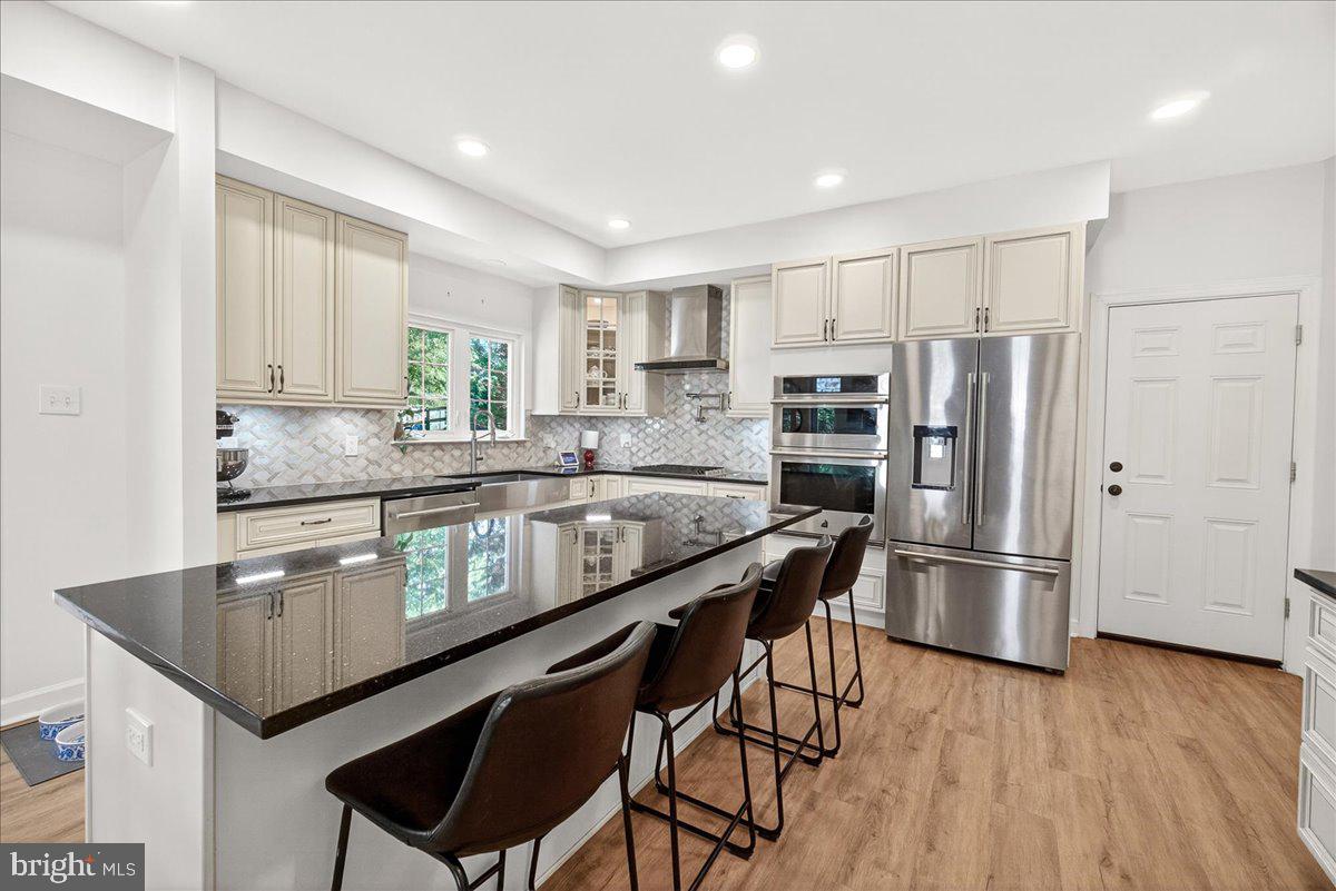 WINDSOR KNOLLS - Residential