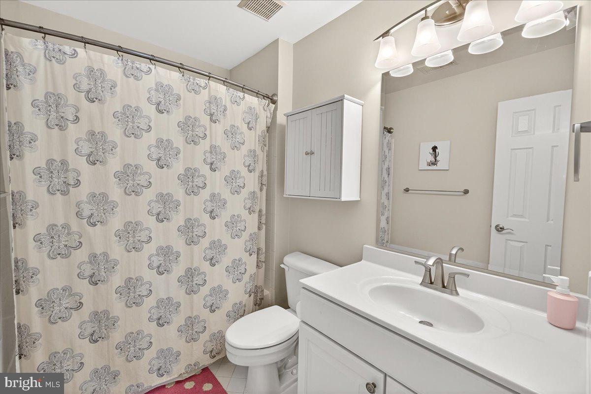 WINDSOR KNOLLS - Residential