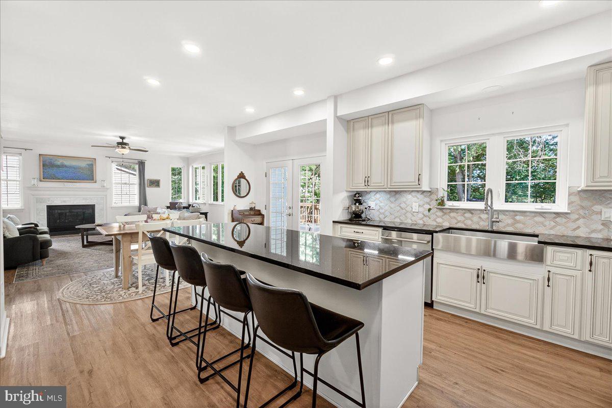 WINDSOR KNOLLS - Residential