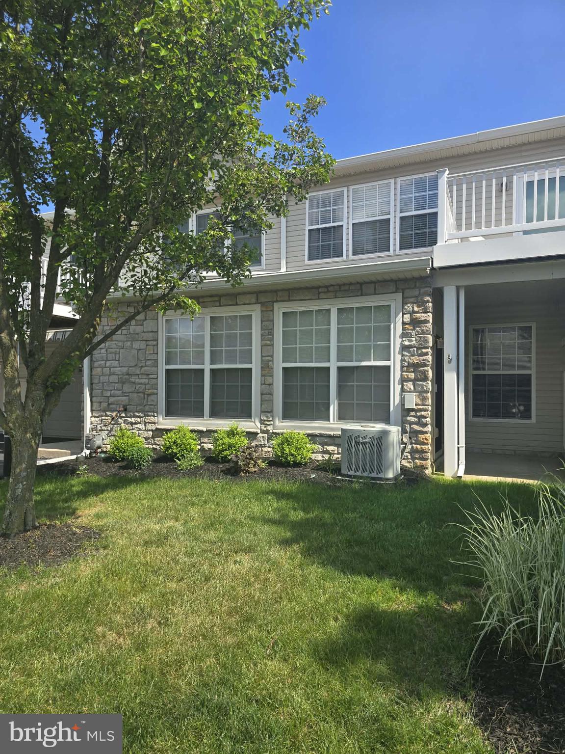 1204 CRESTVIEW LANE 1204