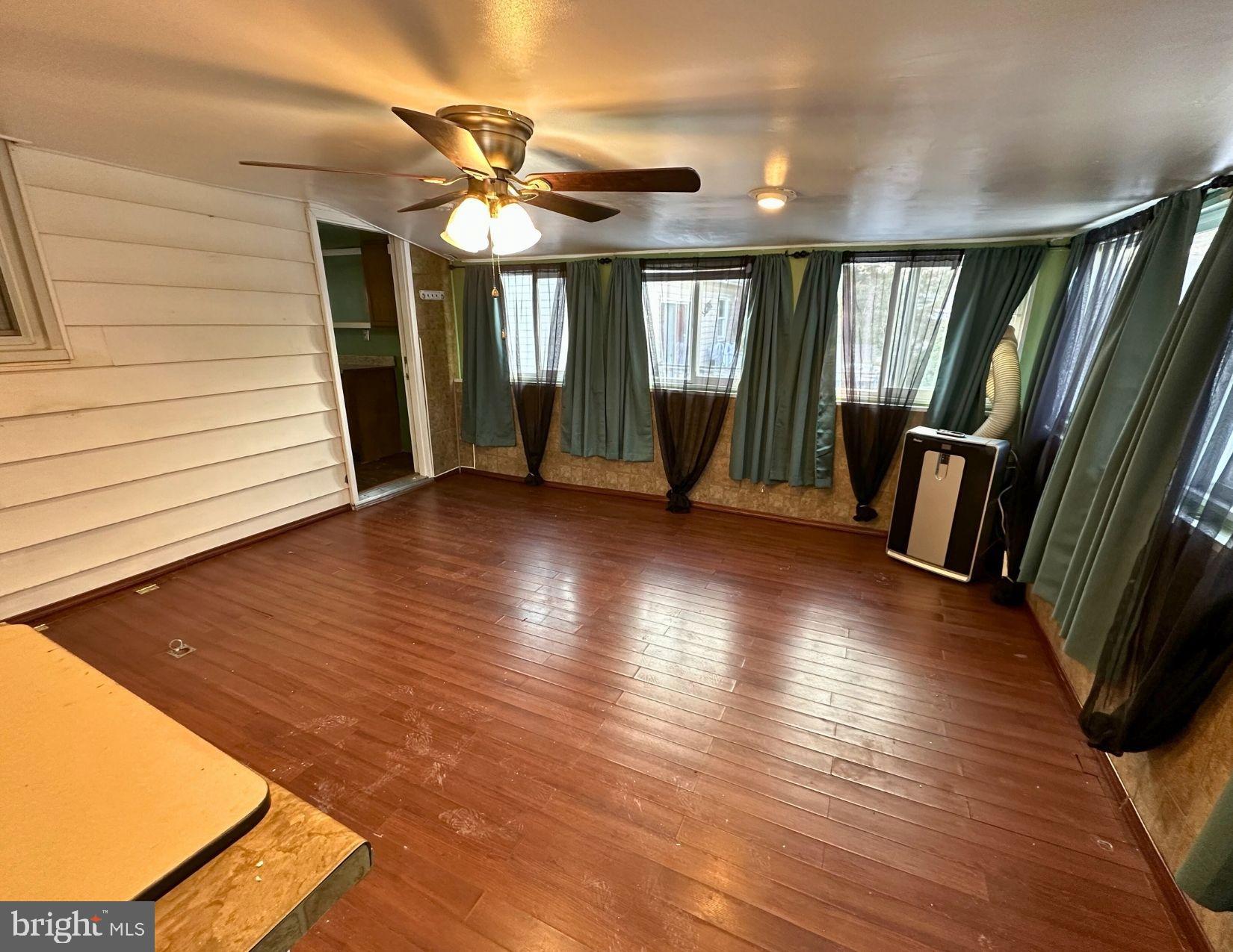 WINDSOR TERRACE - Residential