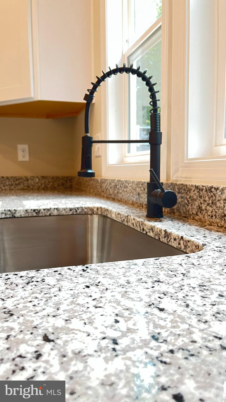 LAKE LAND OR - Residential