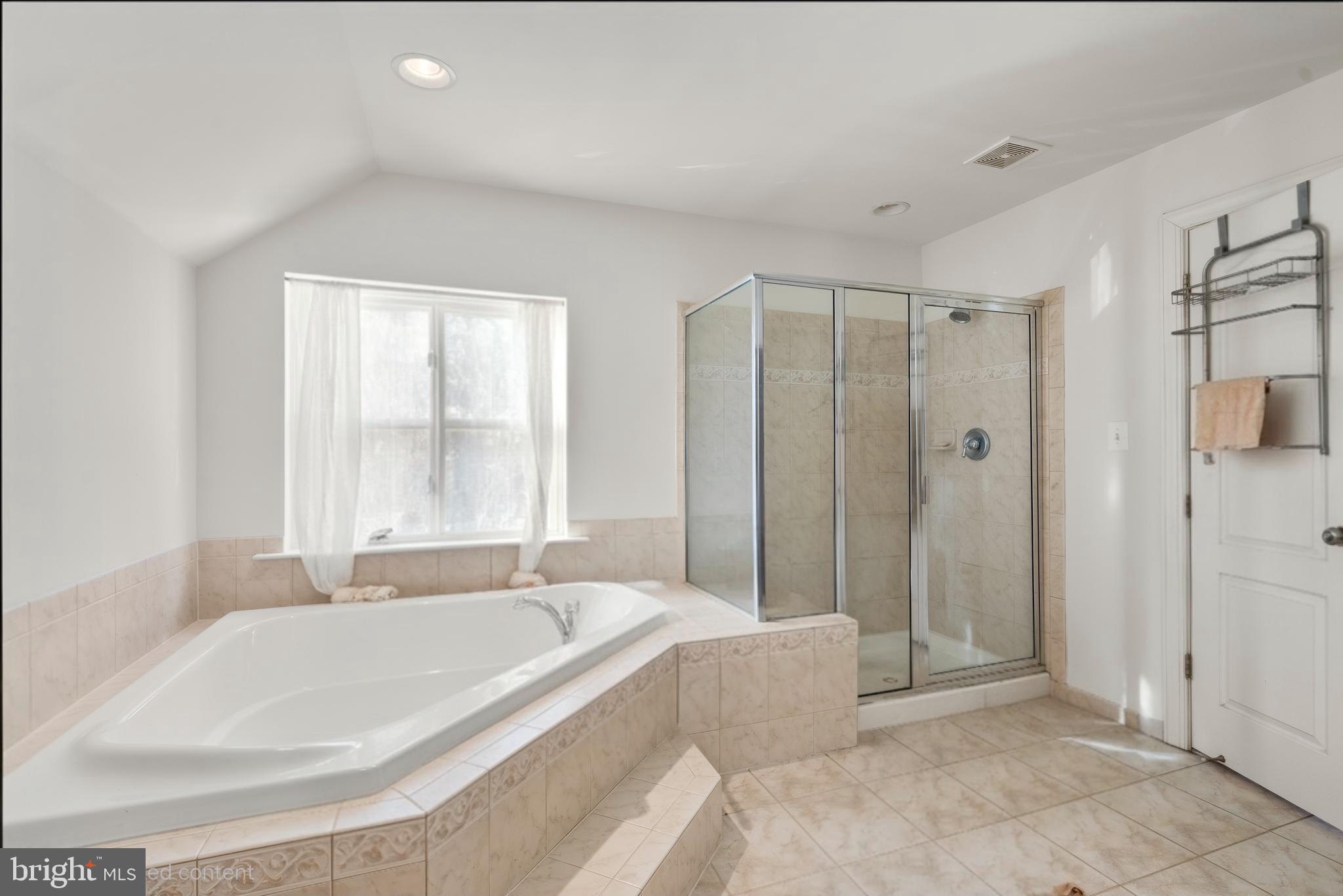 EQUESTRIAN ESTATES - Residential