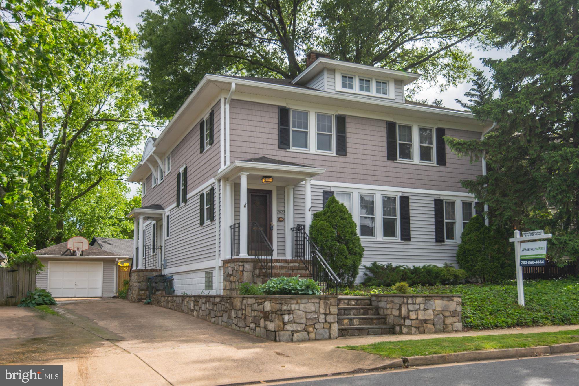 LYON VILLAGE - Residential