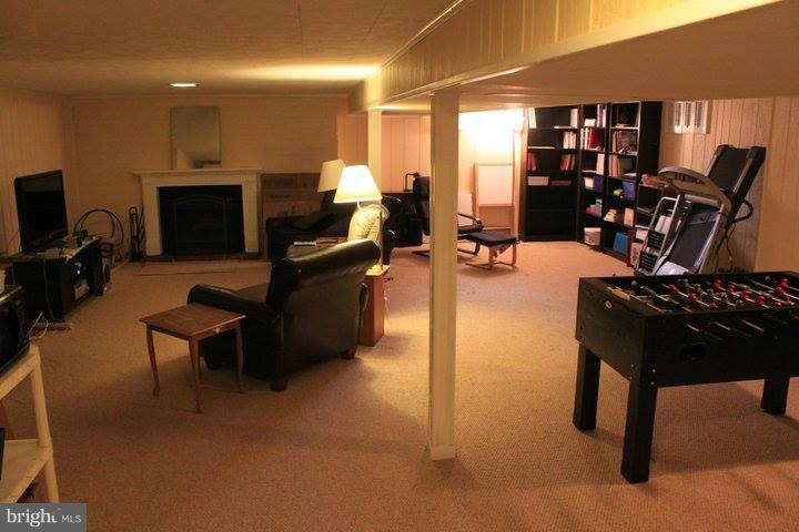 MICHAELTON MANOR - Residential Lease