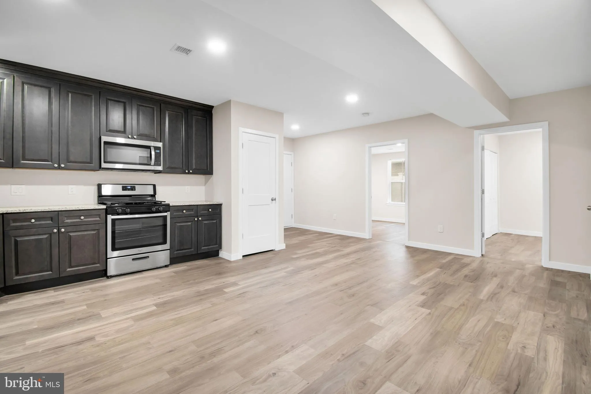 Florence, New Jersey 08518, United States, 7 Bedrooms Bedrooms, ,Residential,Active,176967