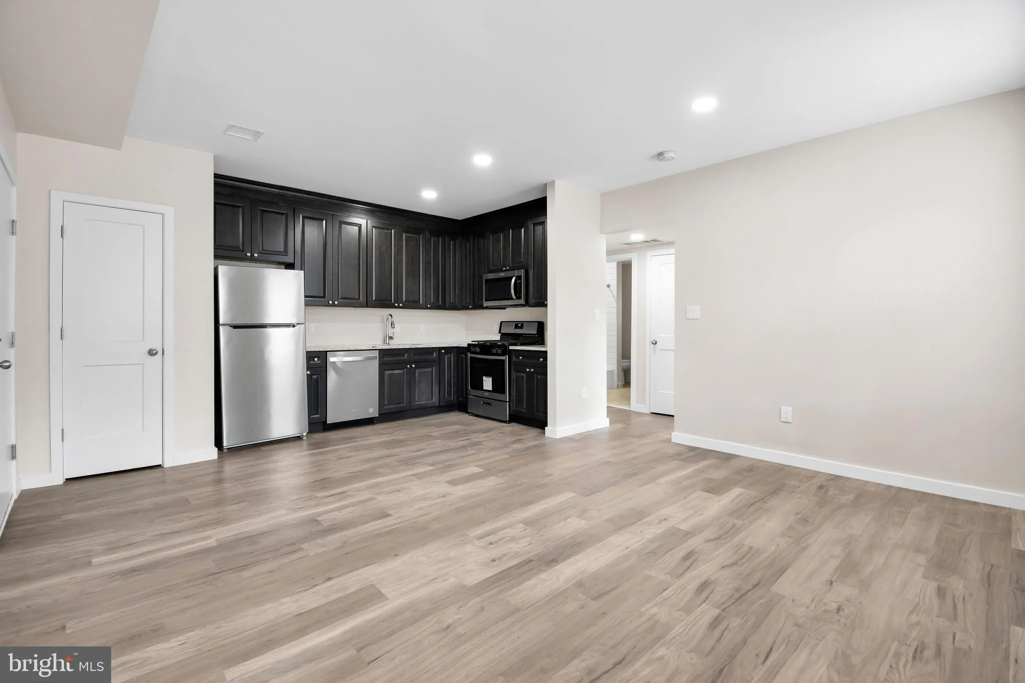 Florence, New Jersey 08518, United States, 7 Bedrooms Bedrooms, ,Residential,Active,176967