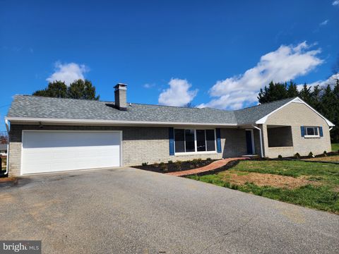 Homes For Sale - 15 Brightwood Circle<br/> Washington County, HAGERSTOWN, MD 21740