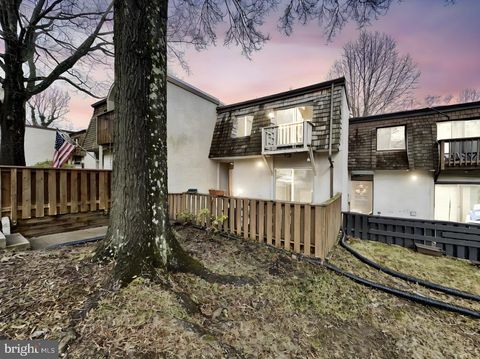 1604 VALENCIA WAY RESTON VA 20190