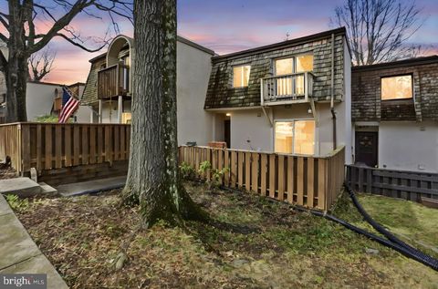 1604 VALENCIA WAY RESTON VA 20190