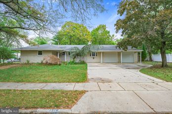 Single Family Residence at 1518 DOGWOOD DRIVE