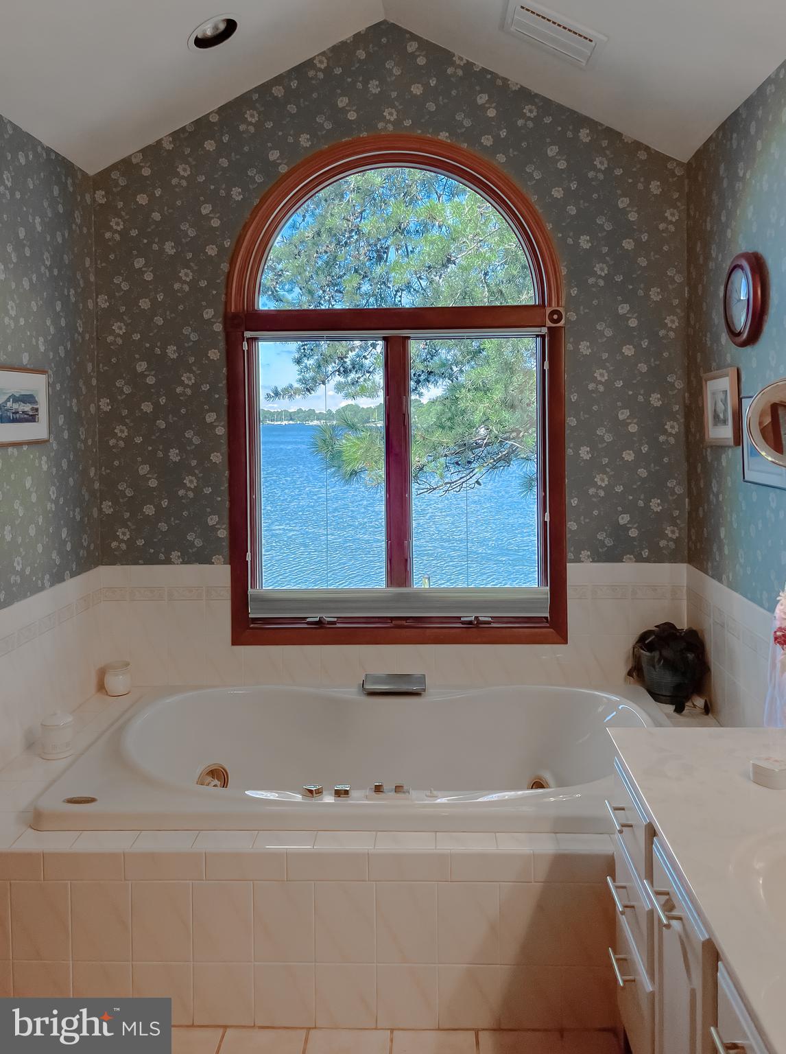 DRUM POINT - Residential