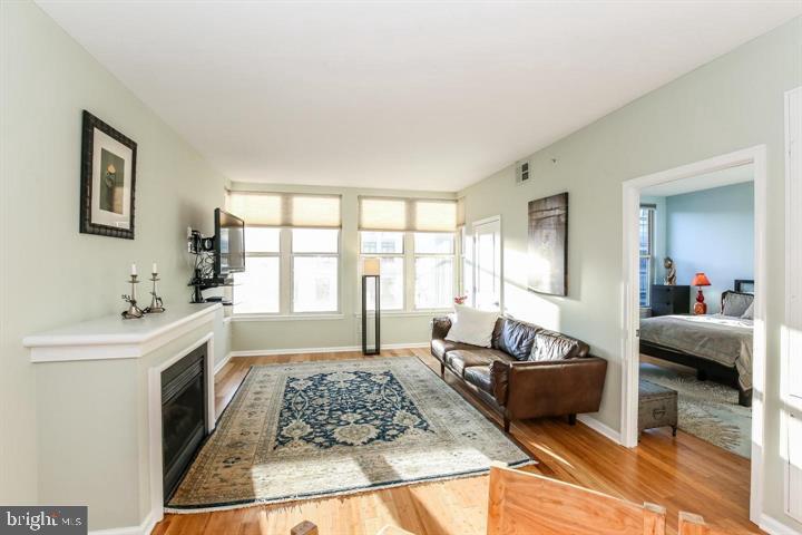 715 6TH STREET NW 402