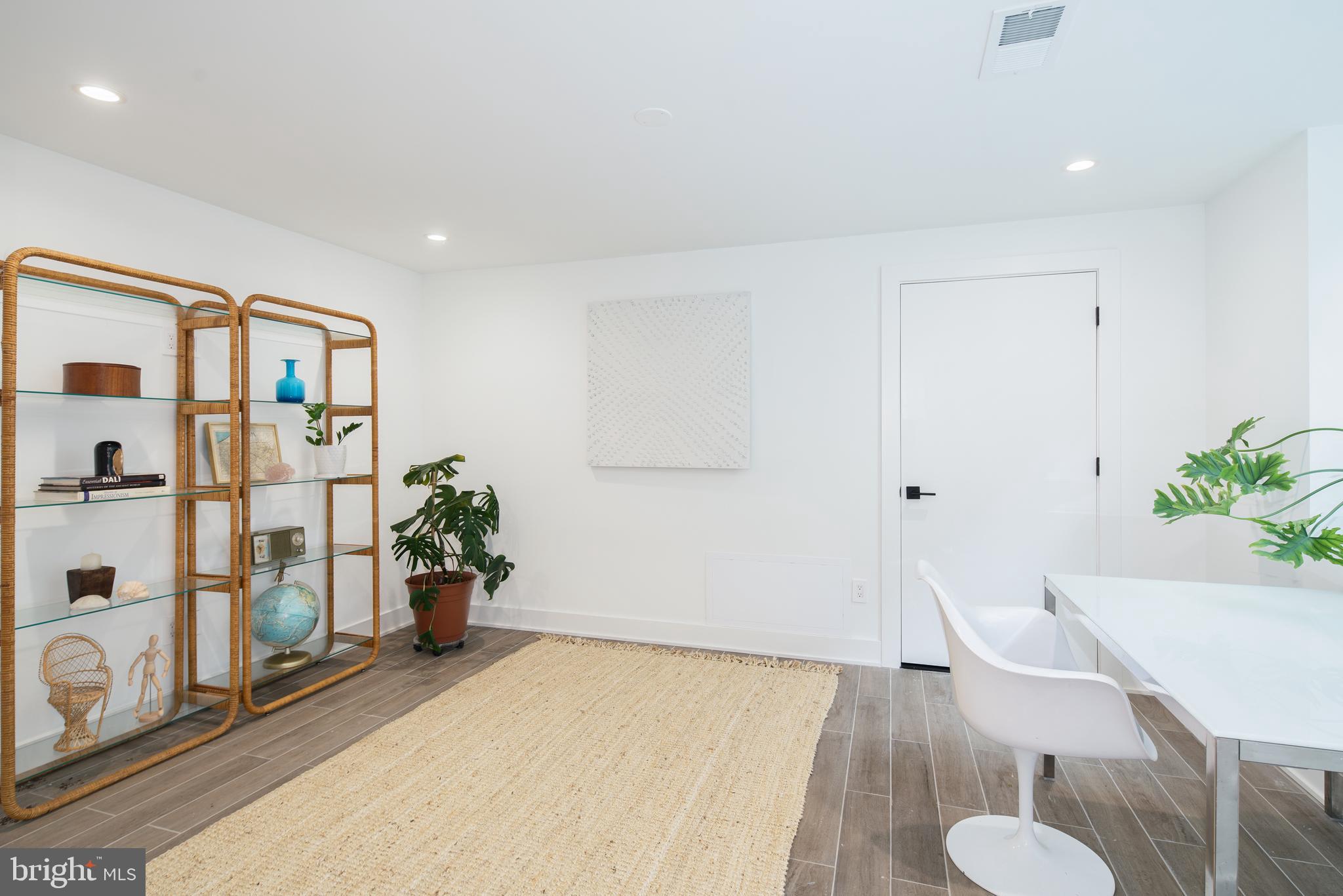 GRADUATE HOSPITAL - Residential Lease