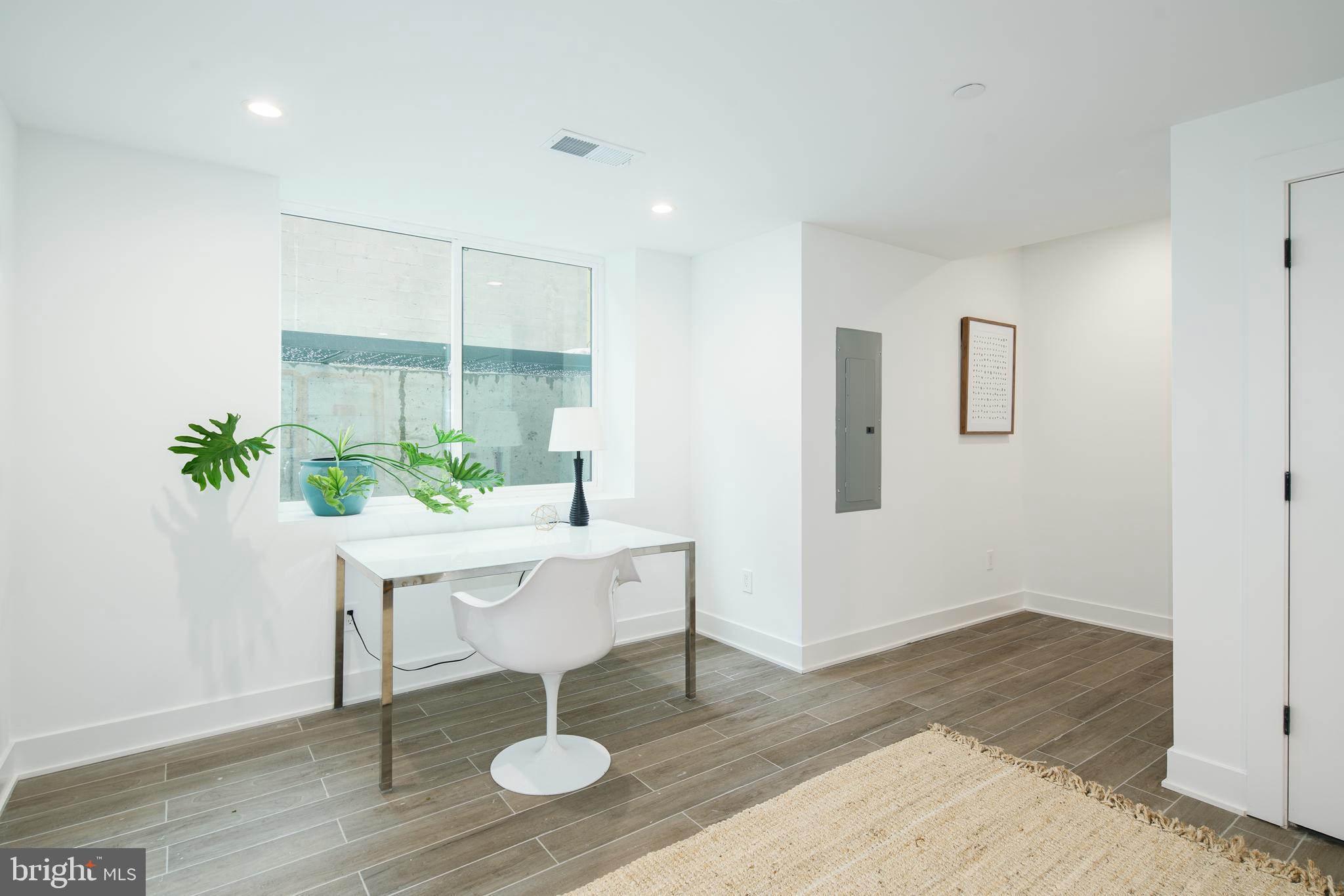 GRADUATE HOSPITAL - Residential Lease