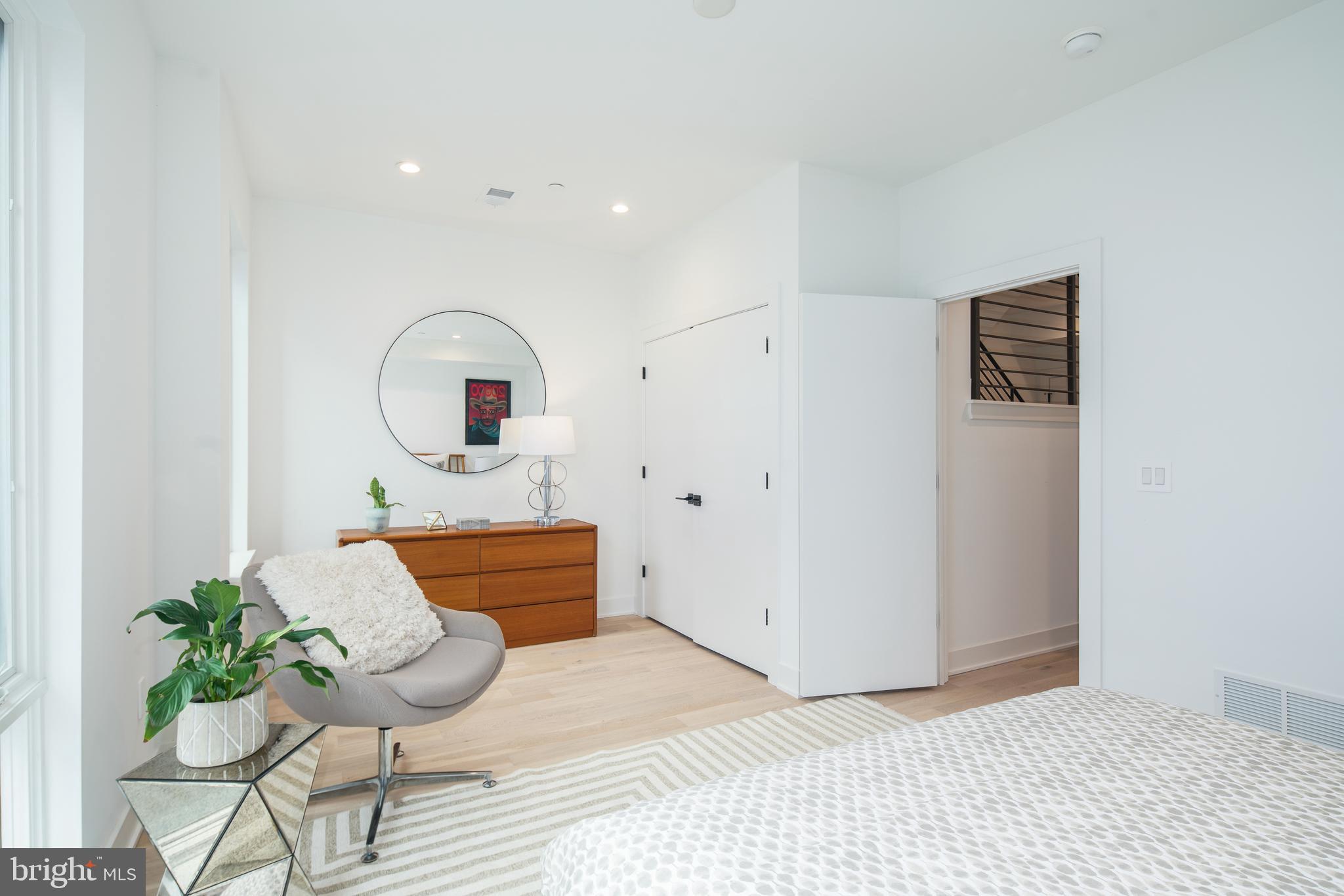 GRADUATE HOSPITAL - Residential Lease