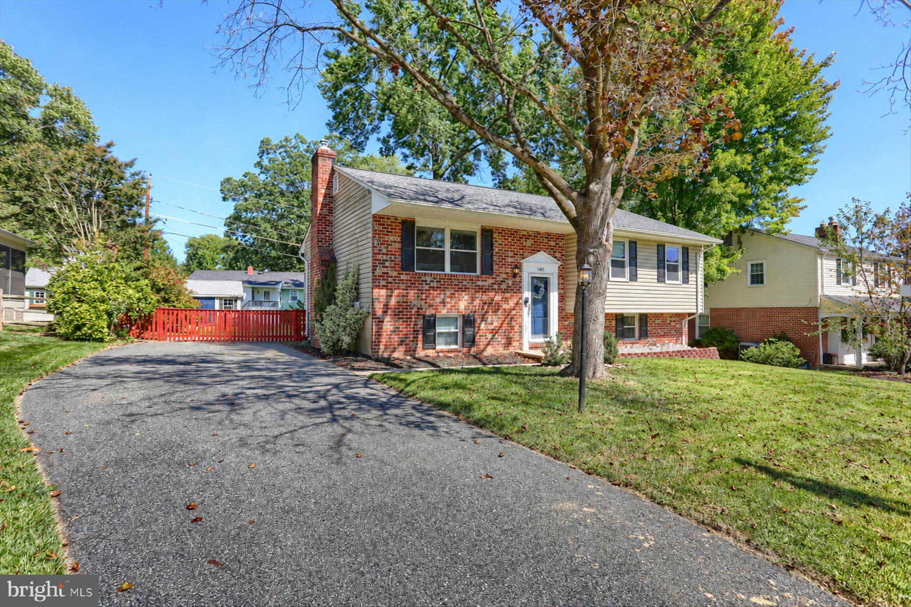 1401 MARYWOOD DRIVE