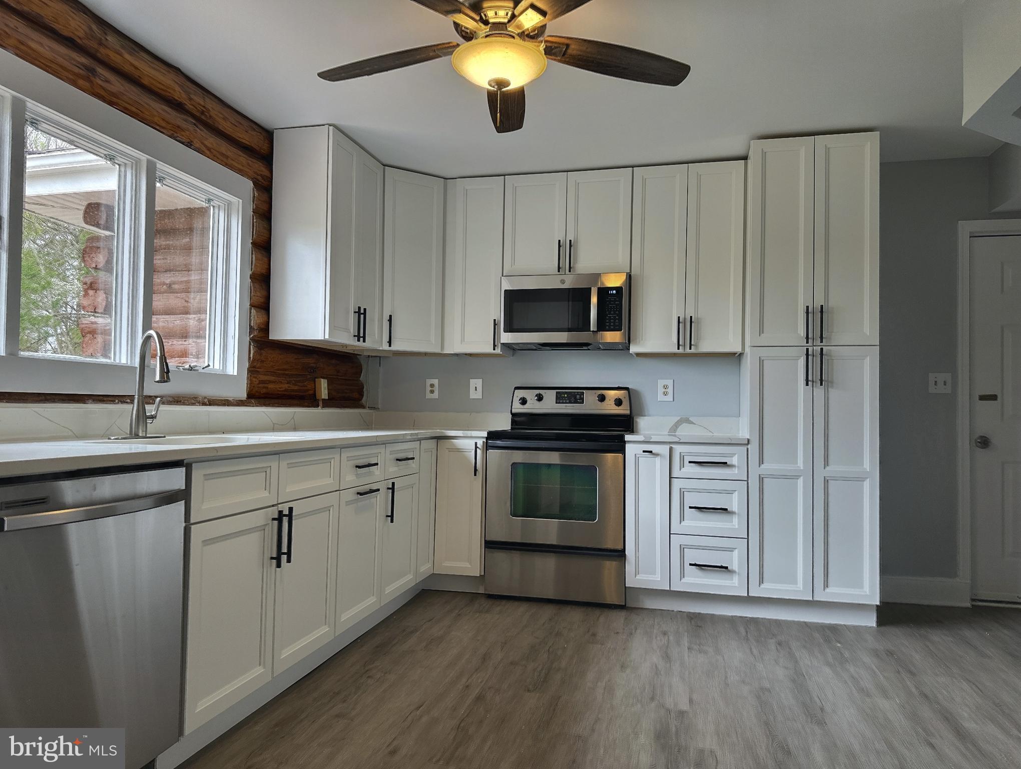 FOXLAIR ACRES - Residential