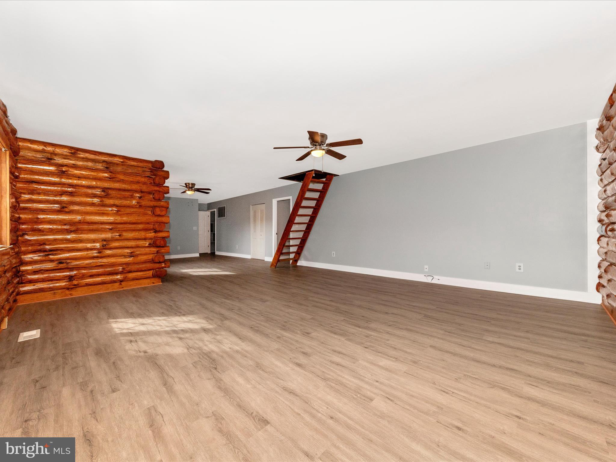 FOXLAIR ACRES - Residential