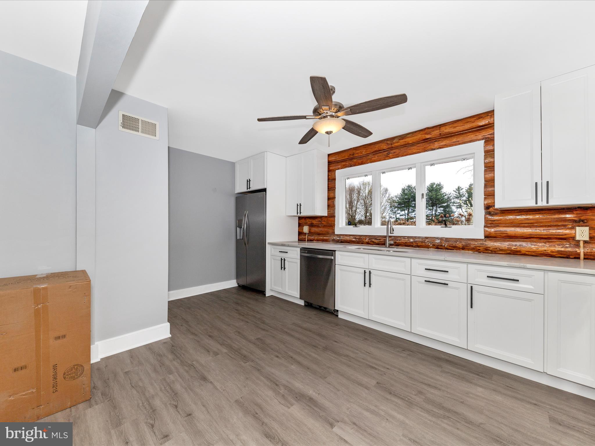 FOXLAIR ACRES - Residential