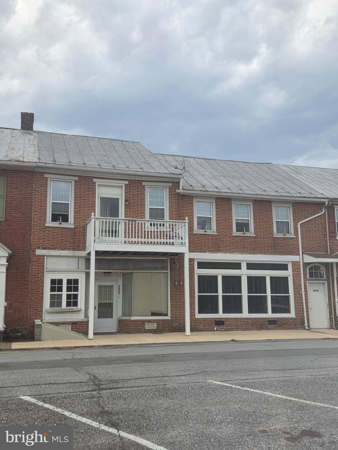 304 B N FRONT STREET SECOND FLOOR