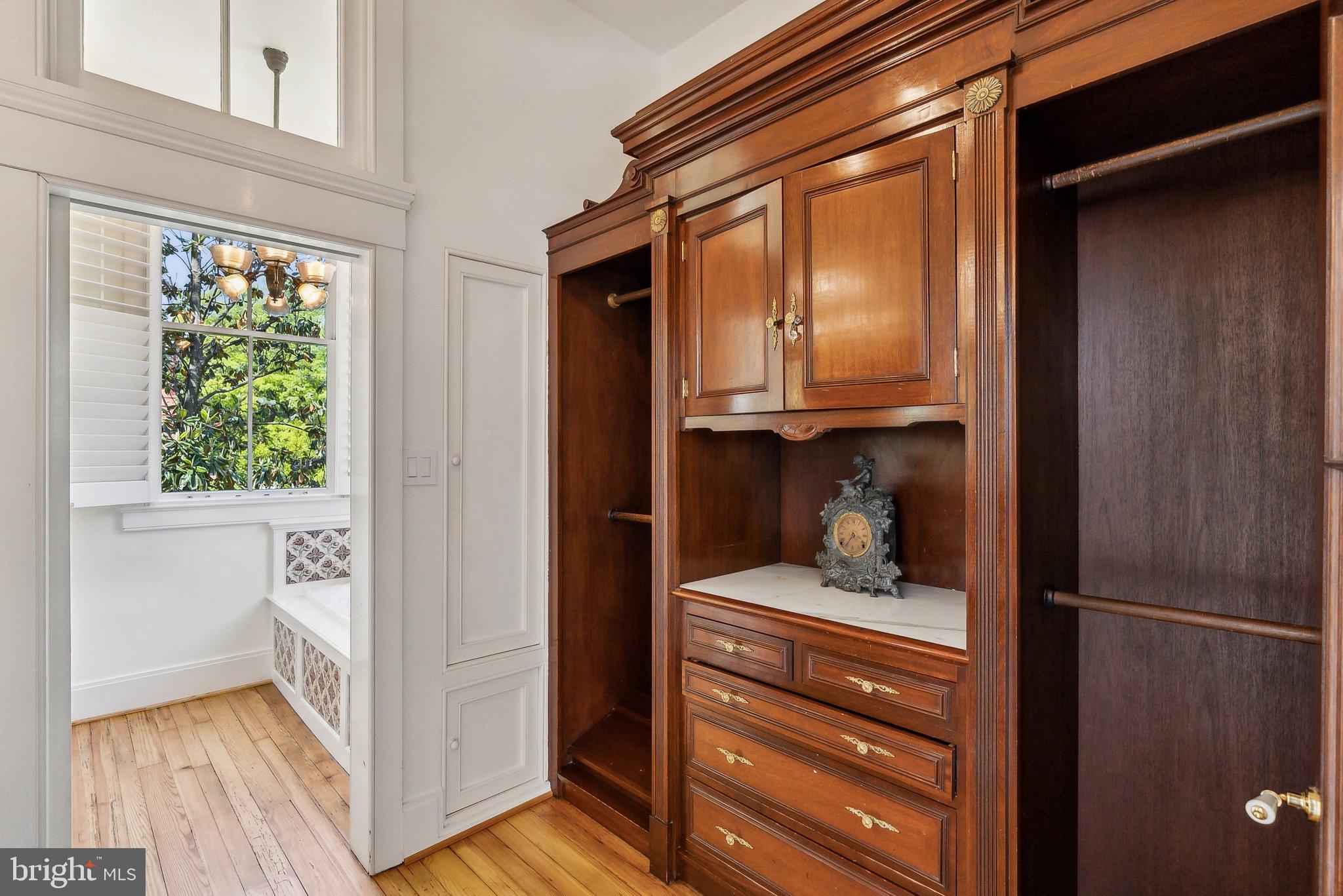 GEORGETOWN - Residential