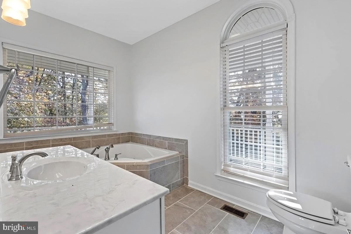 CANOE NECK CREEK - Residential