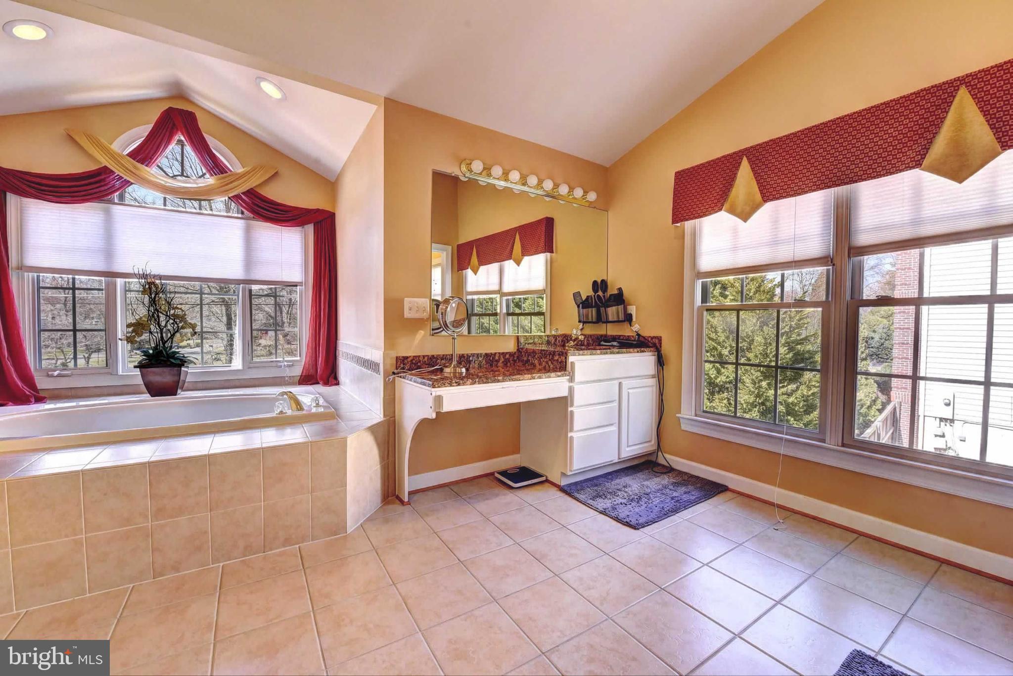 LEEHIGH VILLAGE - Residential