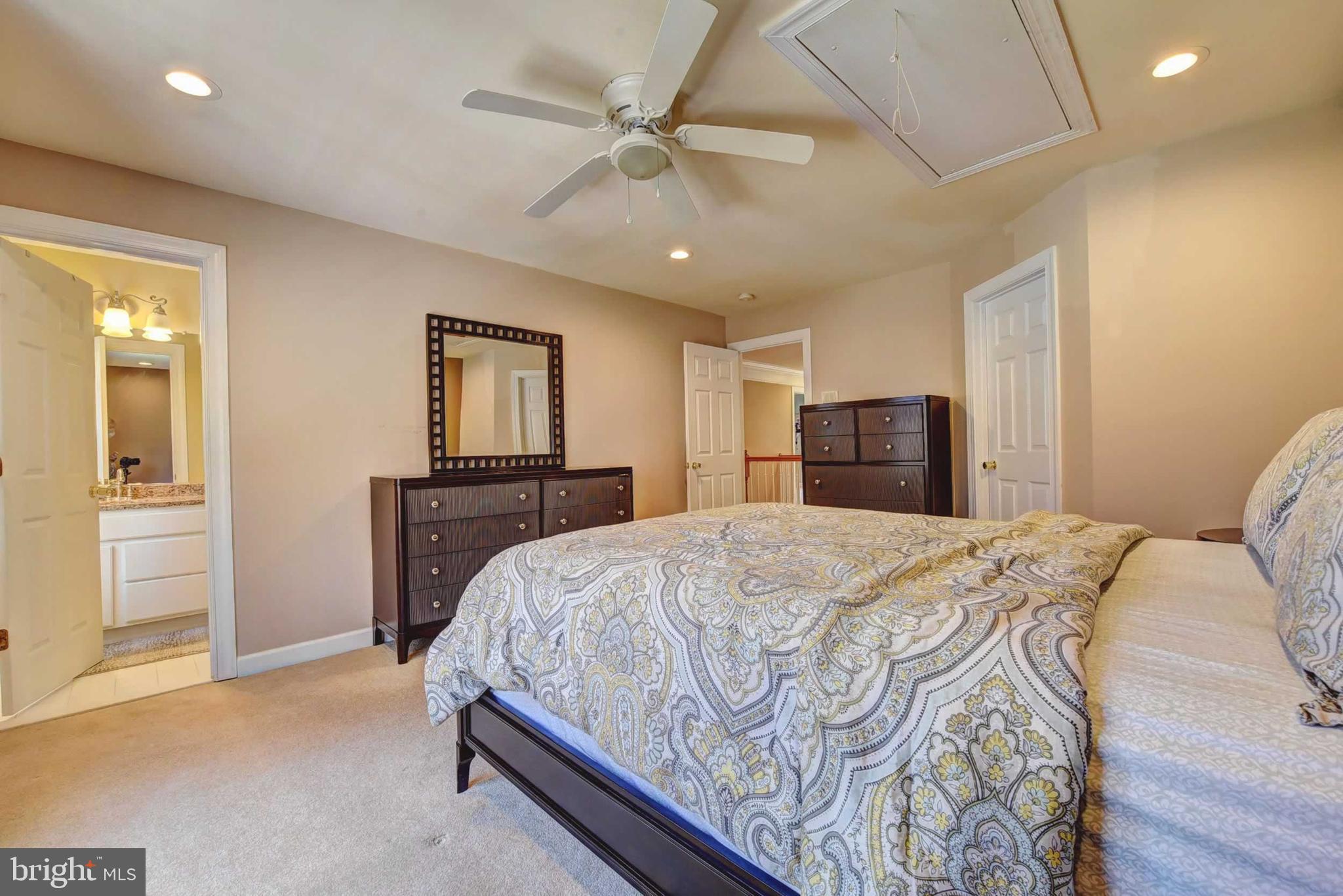 LEEHIGH VILLAGE - Residential