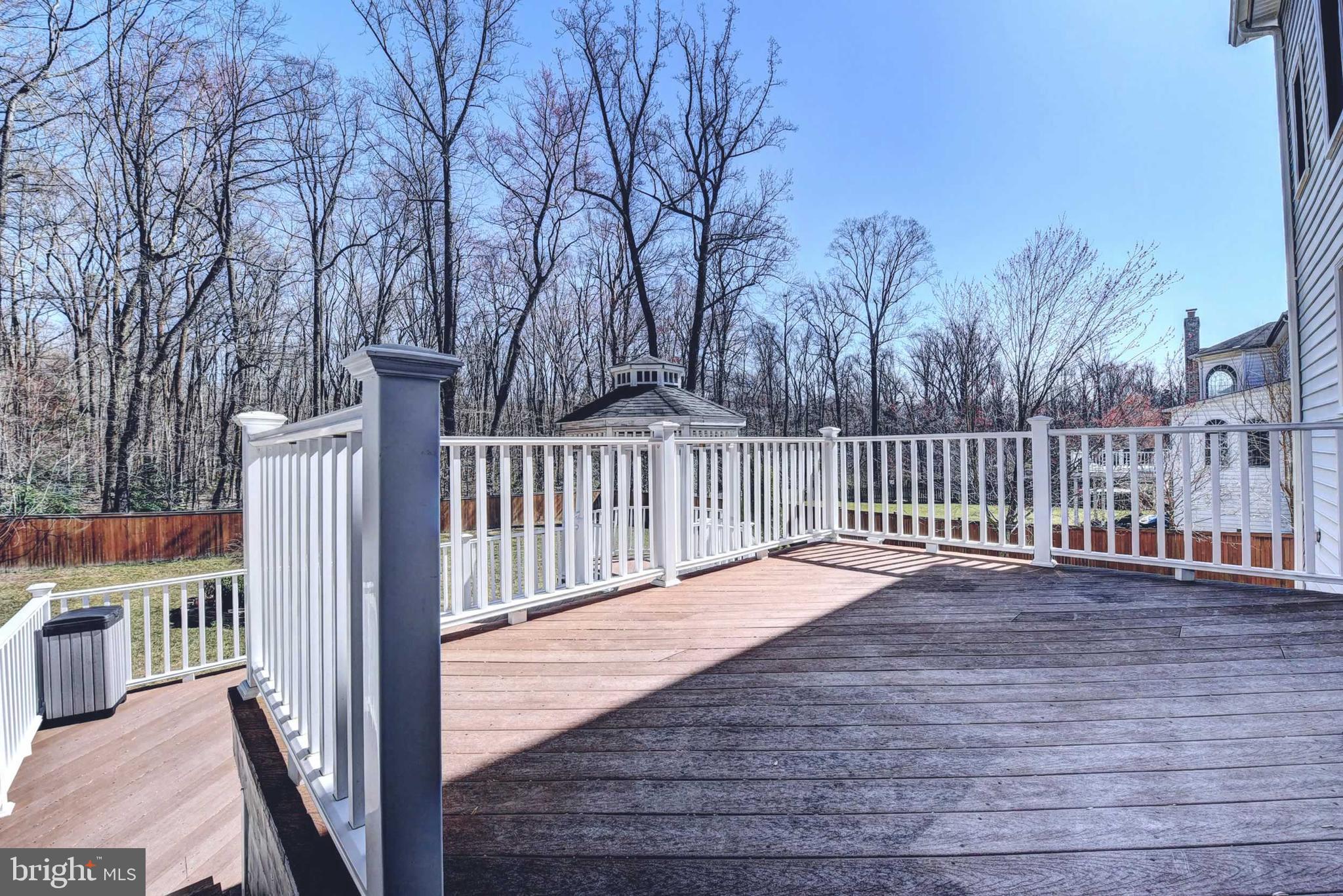 LEEHIGH VILLAGE - Residential