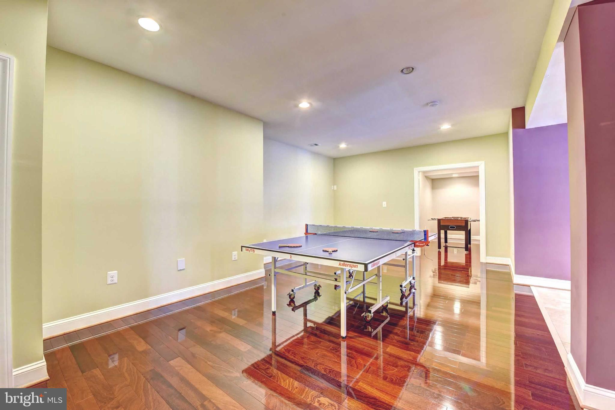 LEEHIGH VILLAGE - Residential