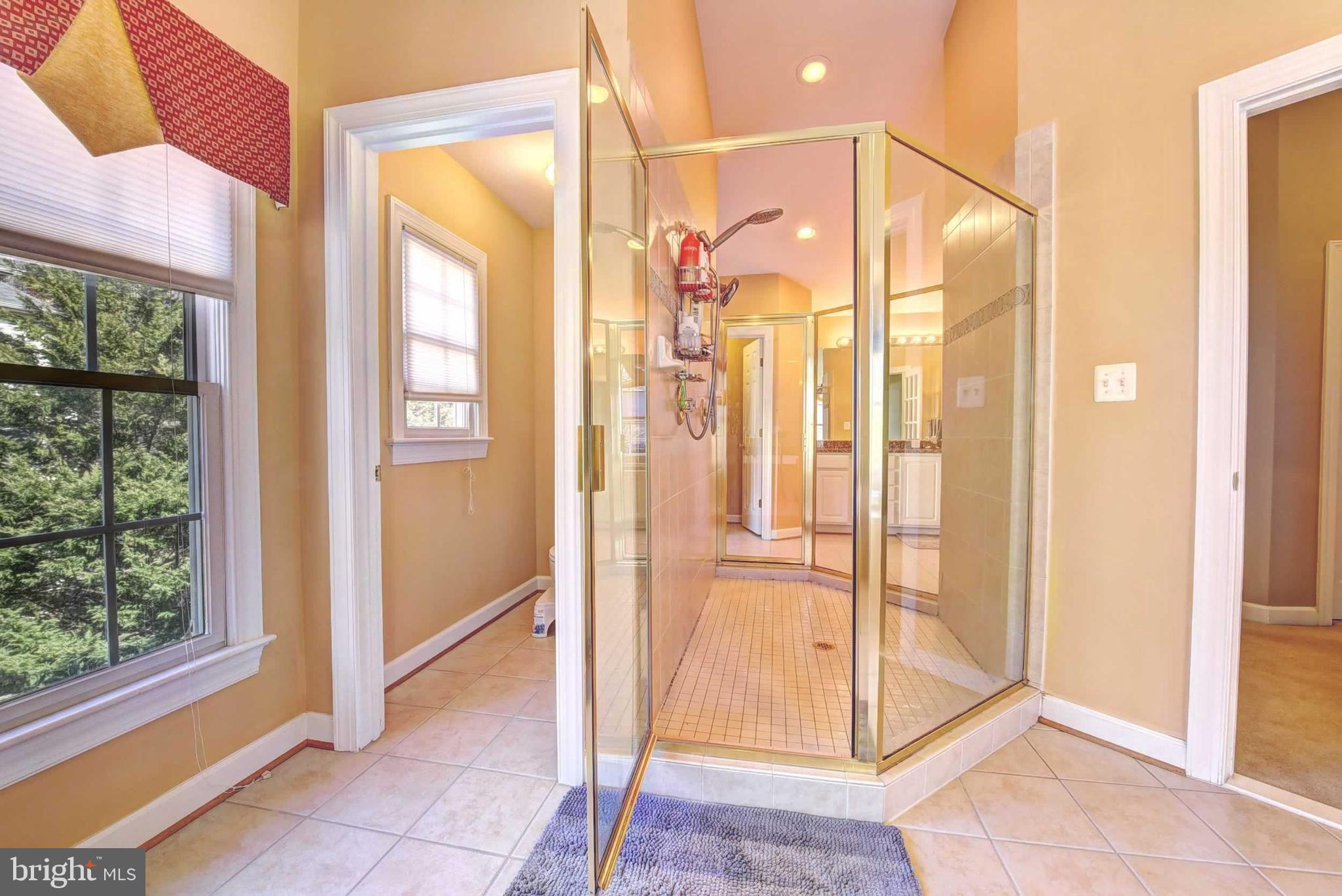 LEEHIGH VILLAGE - Residential