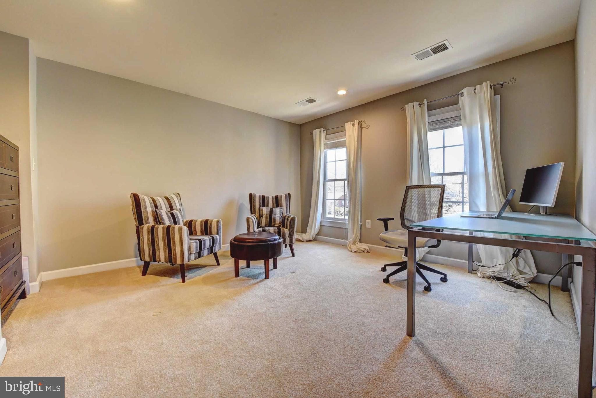 LEEHIGH VILLAGE - Residential