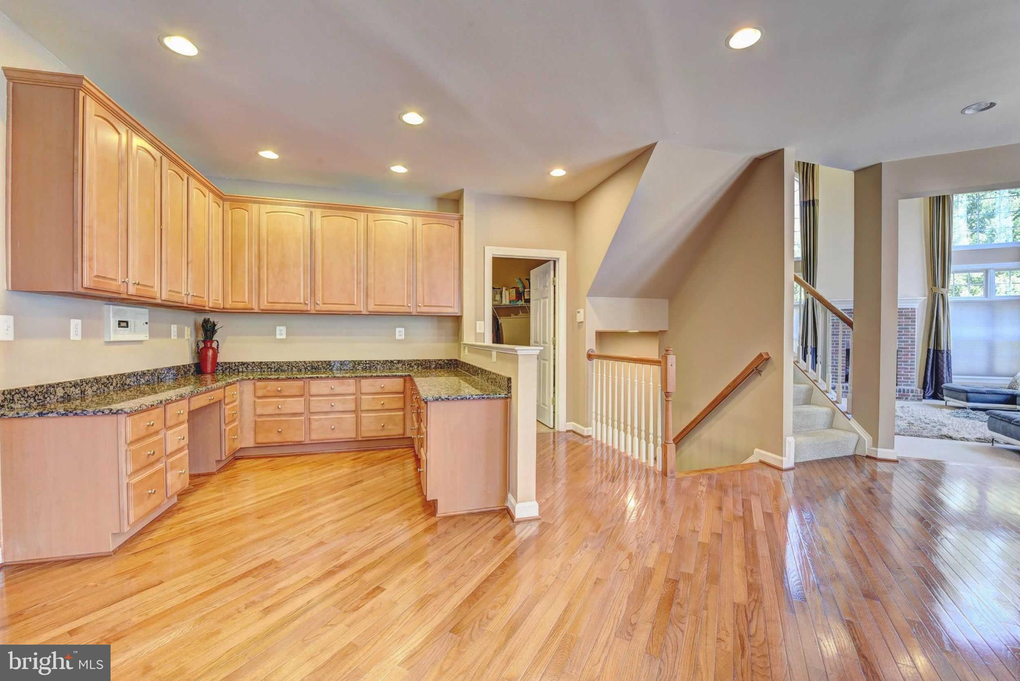 LEEHIGH VILLAGE - Residential