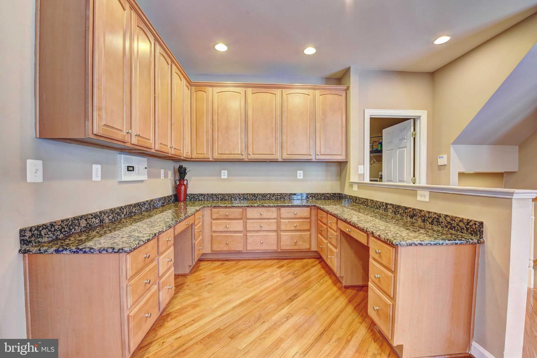 LEEHIGH VILLAGE - Residential