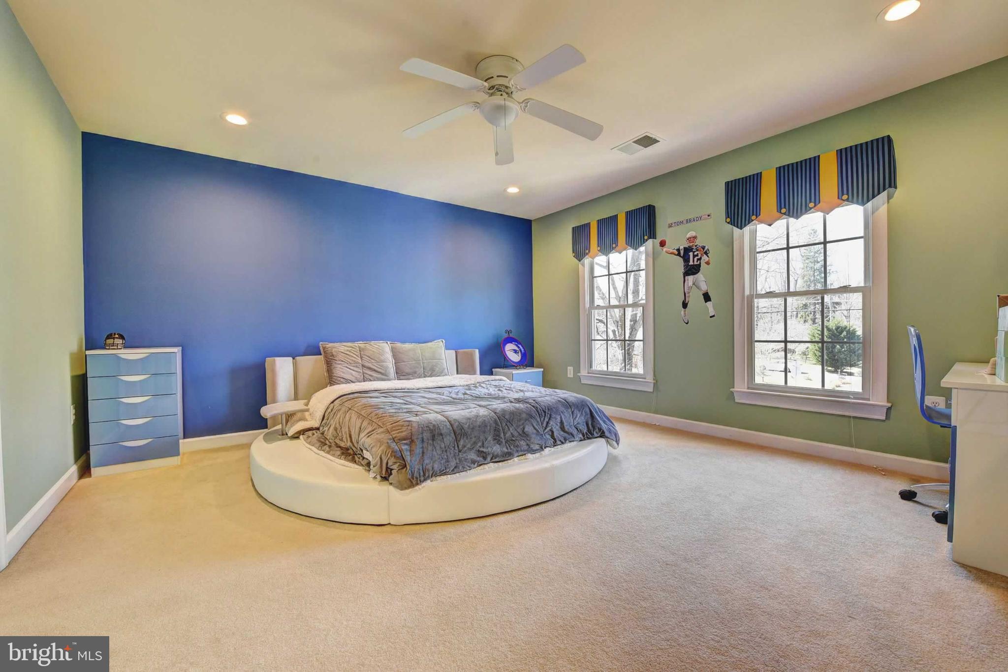 LEEHIGH VILLAGE - Residential