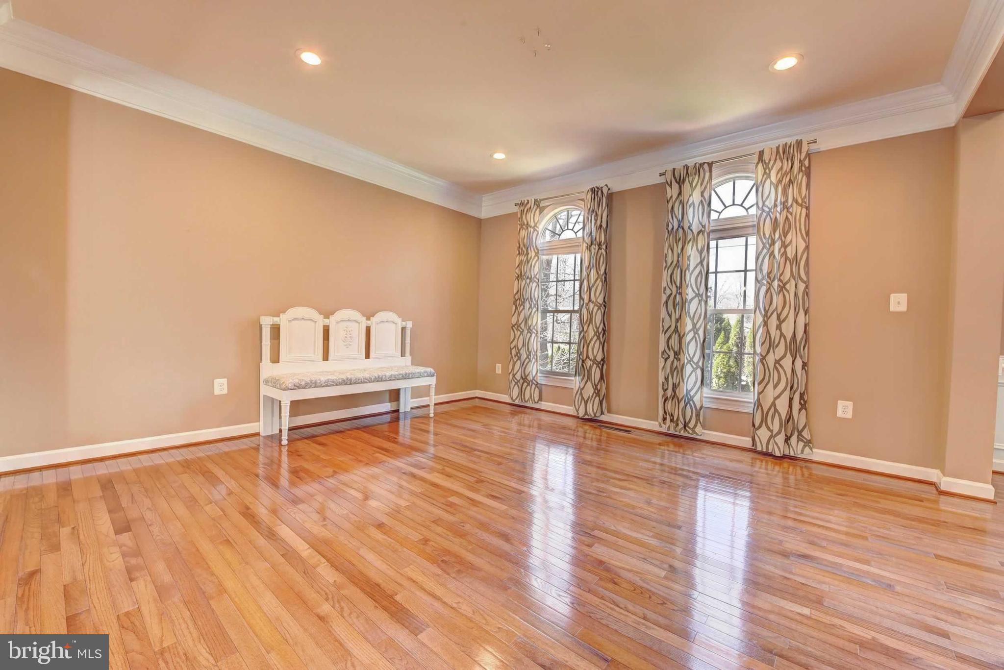 LEEHIGH VILLAGE - Residential