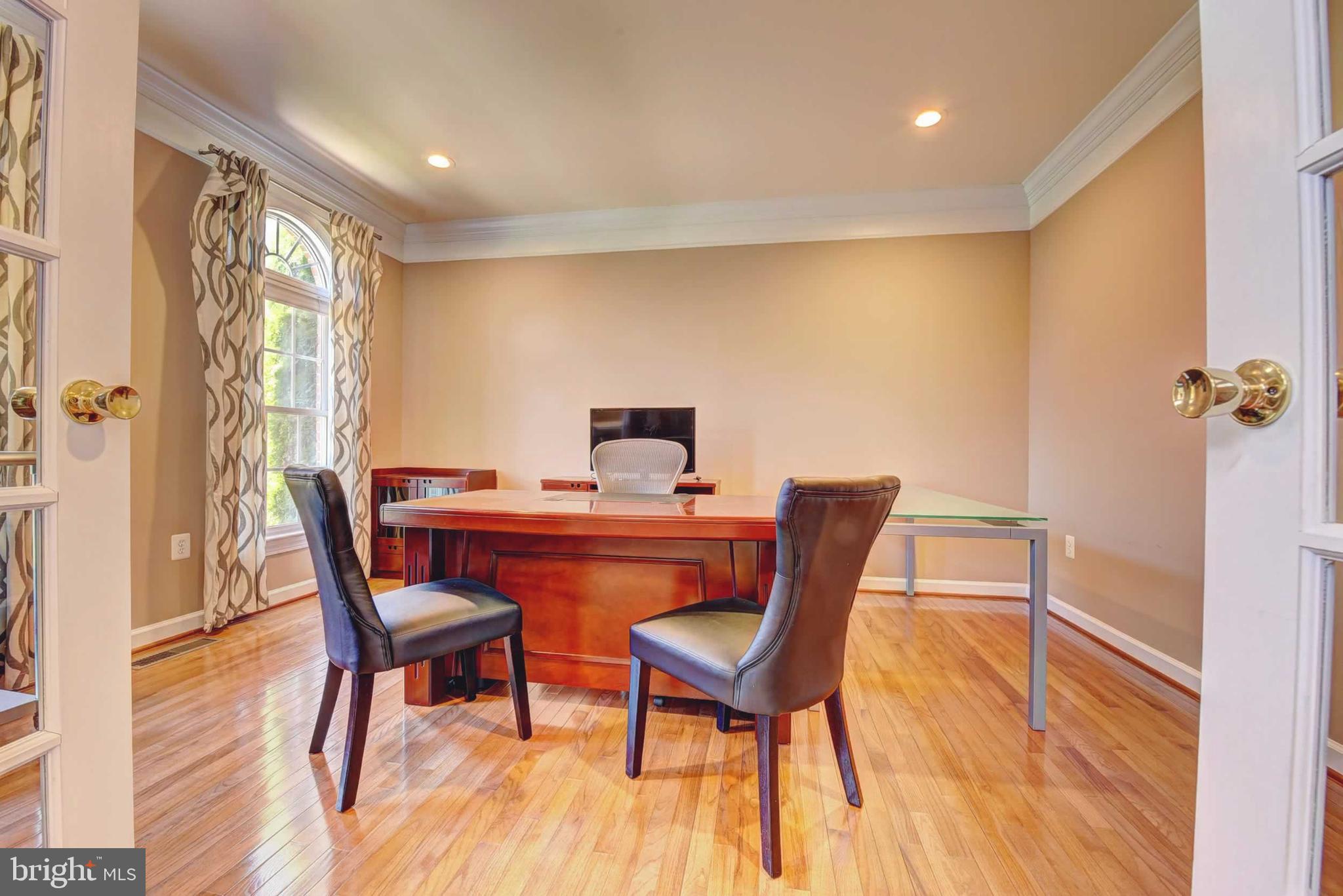 LEEHIGH VILLAGE - Residential