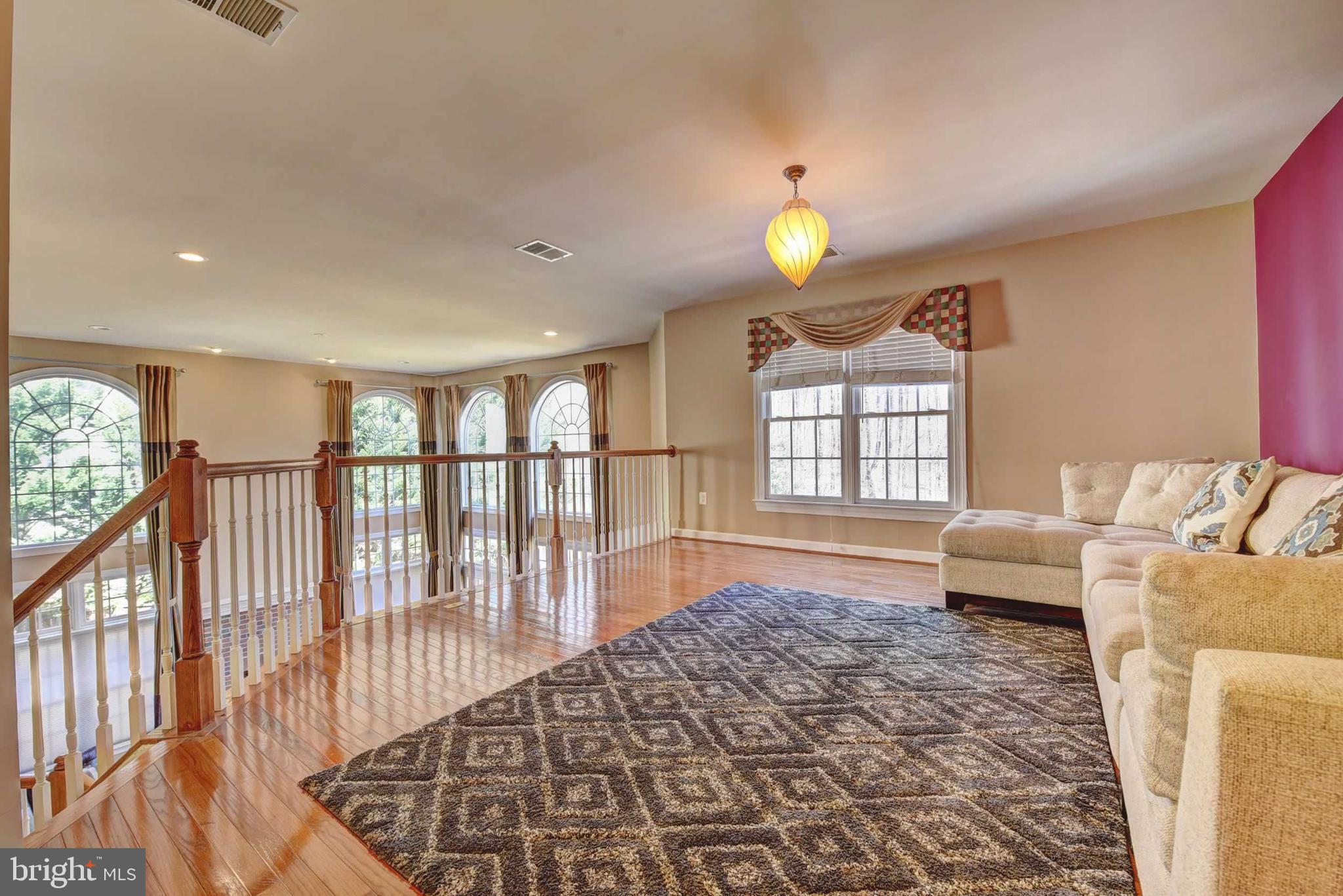 LEEHIGH VILLAGE - Residential