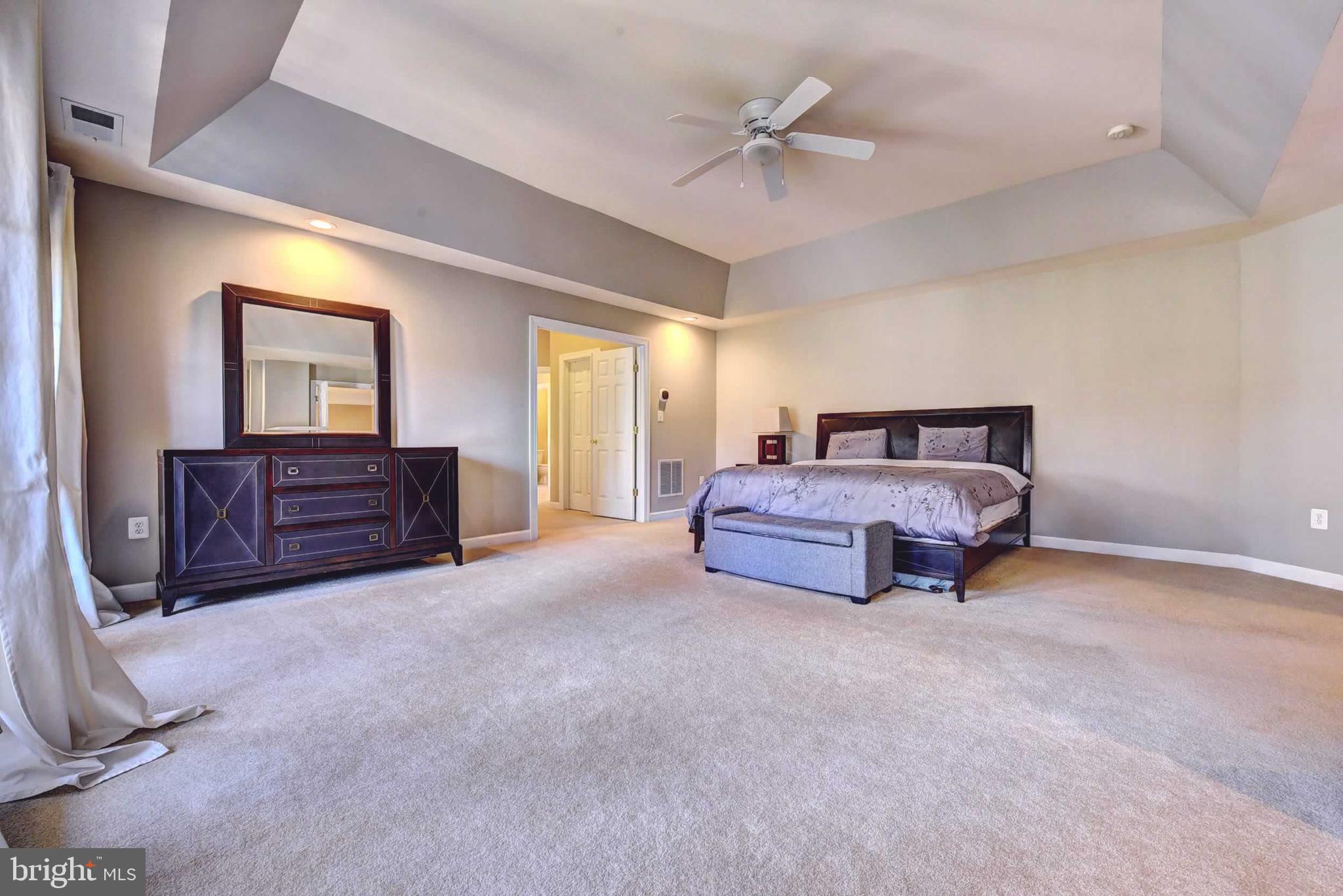 LEEHIGH VILLAGE - Residential