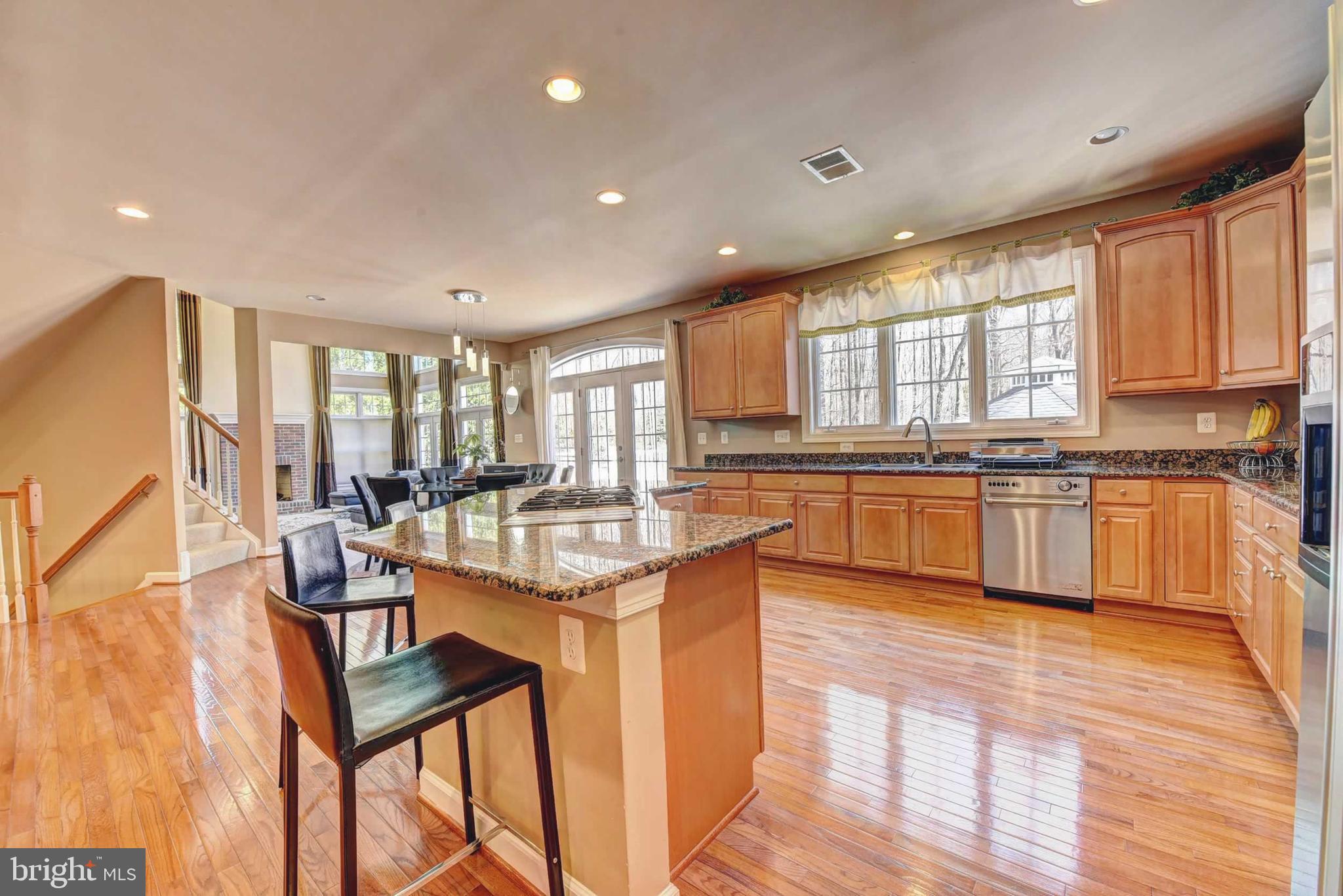 LEEHIGH VILLAGE - Residential