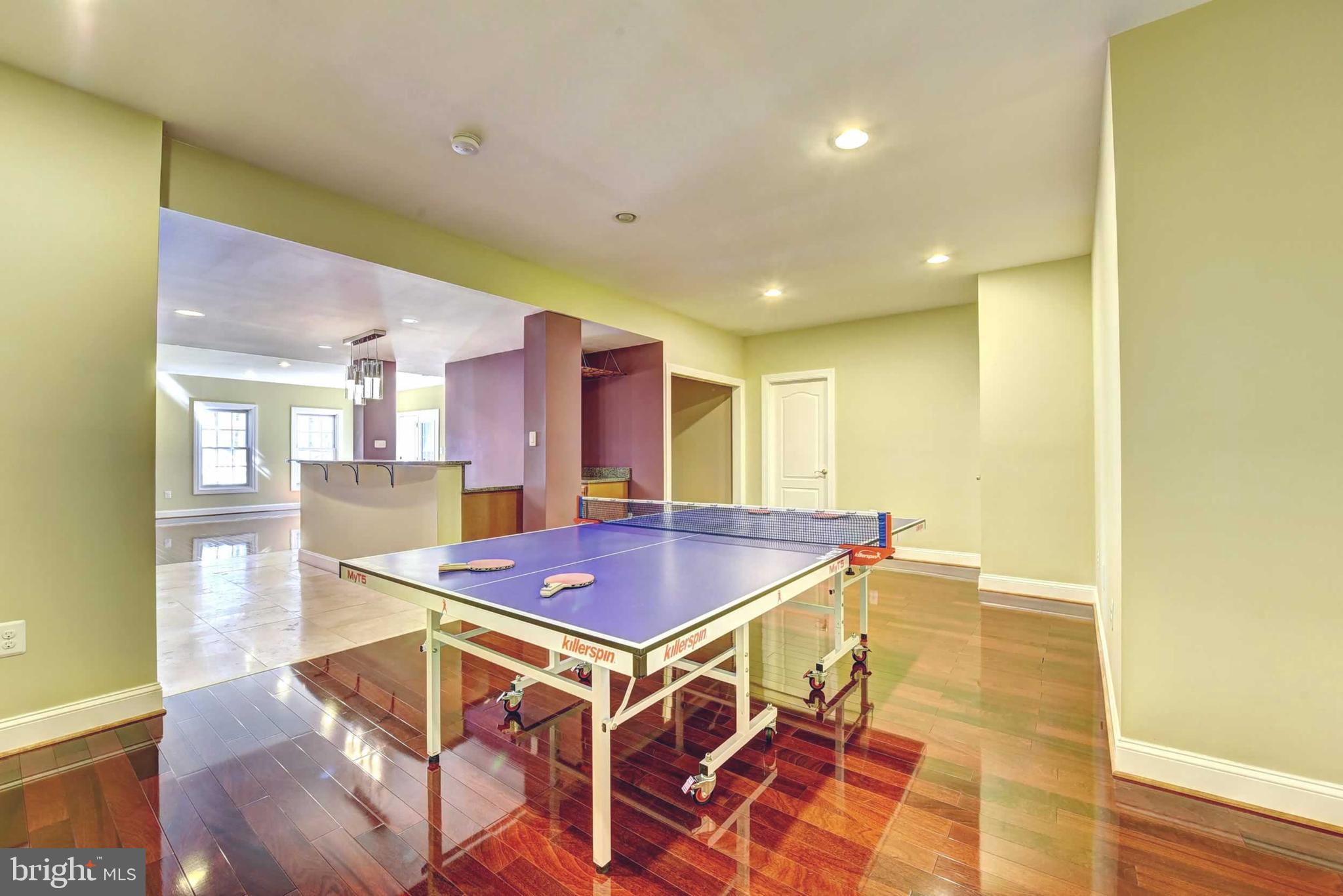 LEEHIGH VILLAGE - Residential