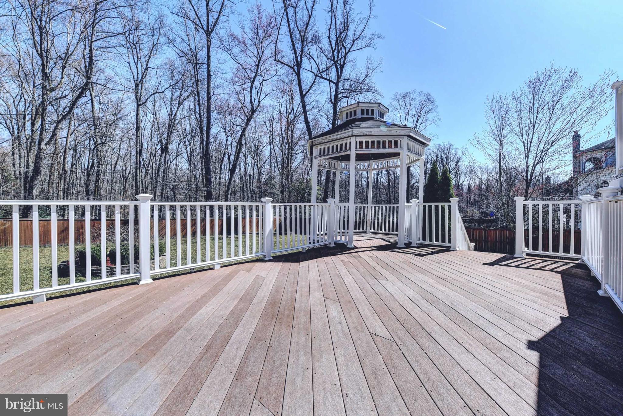 LEEHIGH VILLAGE - Residential