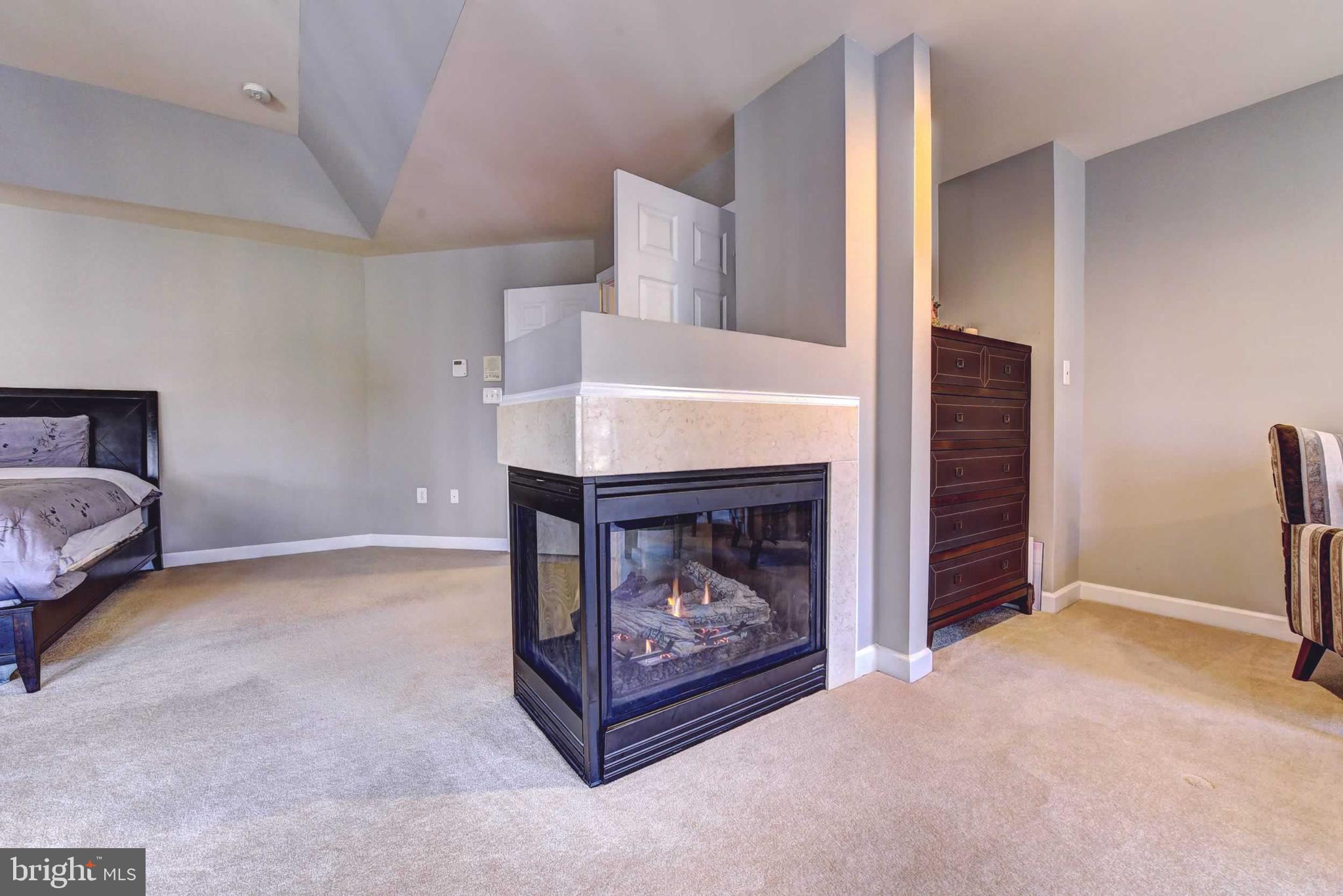 LEEHIGH VILLAGE - Residential