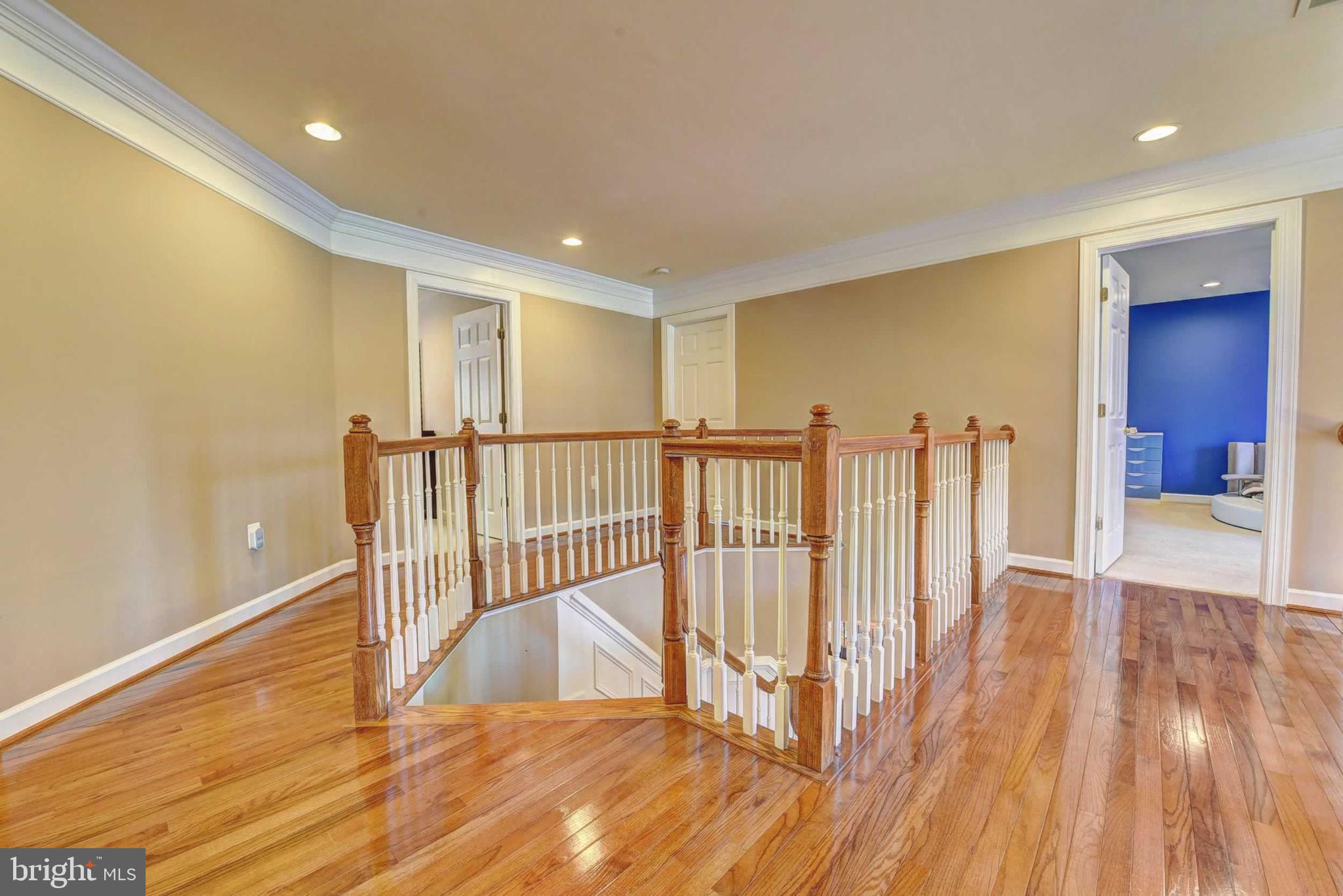 LEEHIGH VILLAGE - Residential