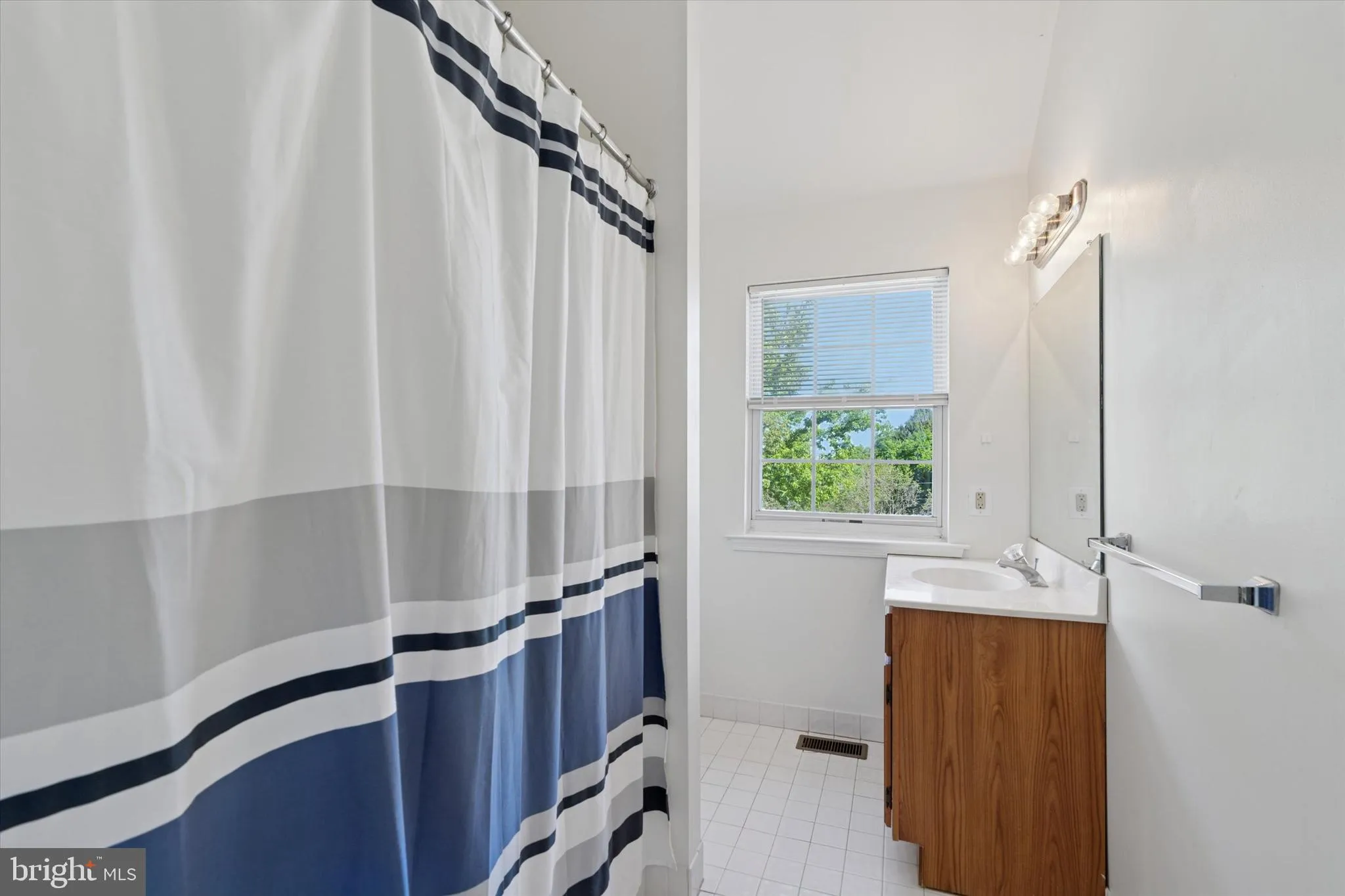 Conshohocken, Pennsylvania 19428, United States, 3 Bedrooms Bedrooms, ,3 BathroomsBathrooms,Residential,Active,127110