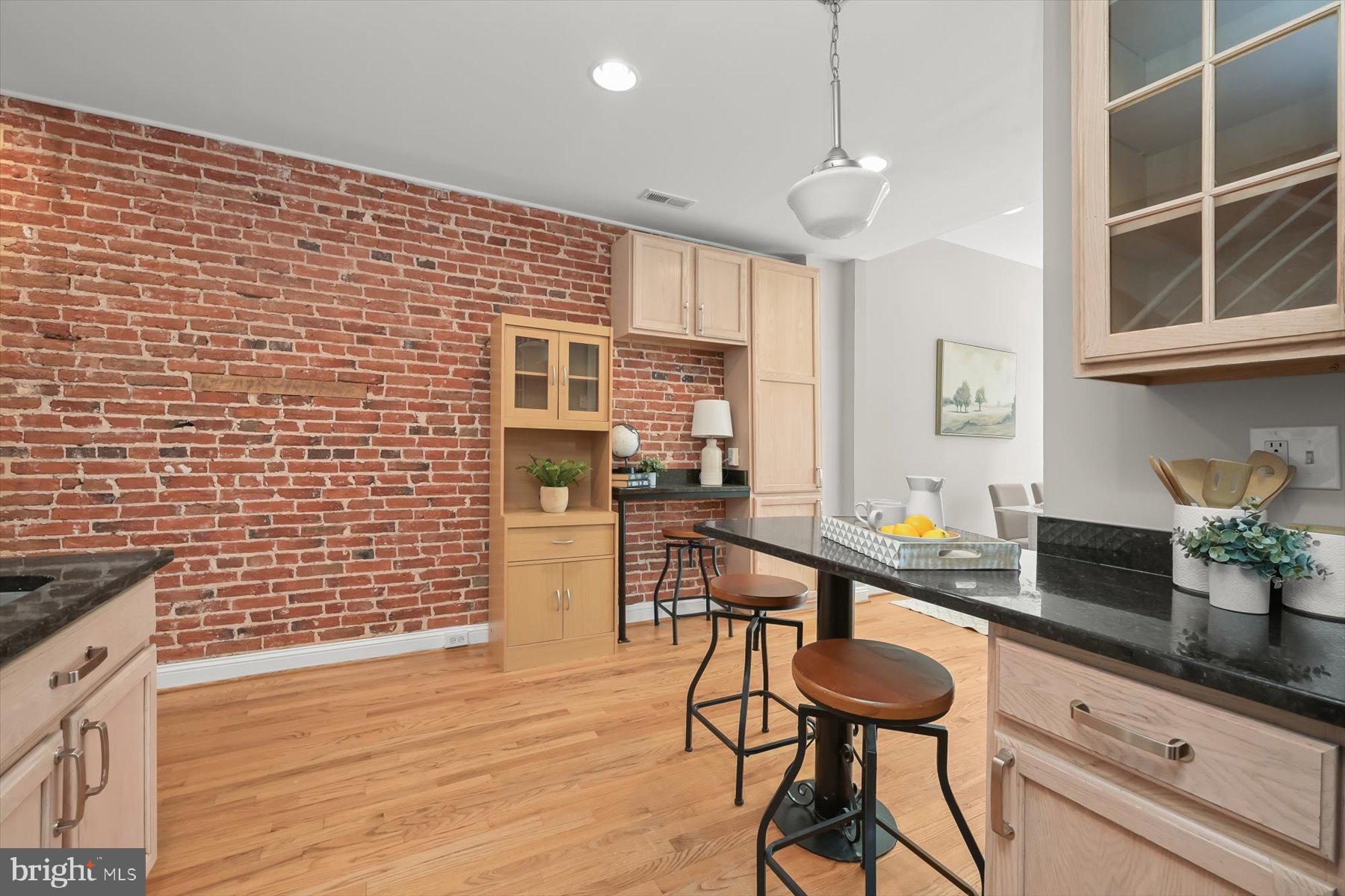 RIVERSIDE - Residential